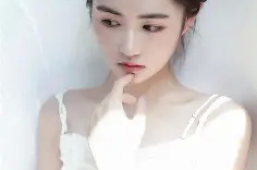 中秋晚会变“预制菜”？明星集体假唱穿帮主持人尬聊太敷衍